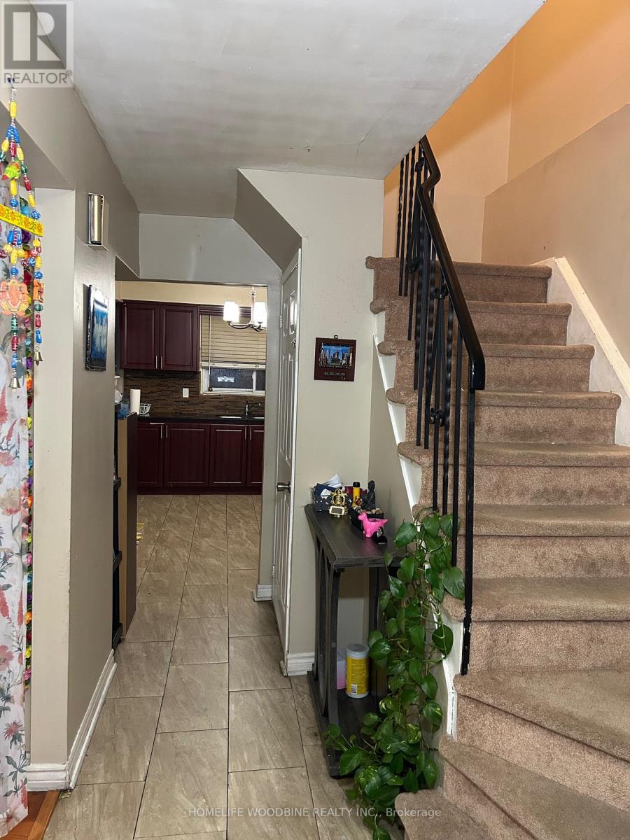 3341 Morning Star Drive, Mississauga, Ontario  L4T 1X6 - Photo 12 - W12485509