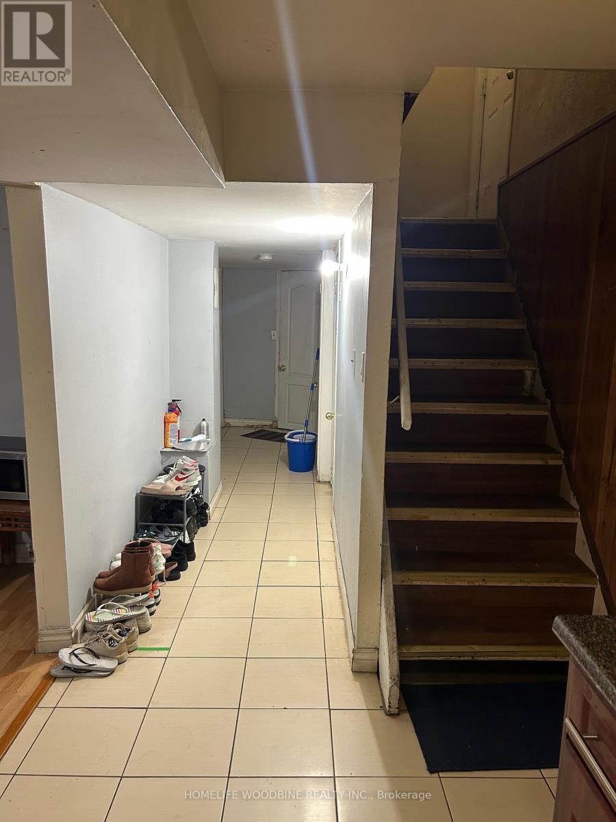 3341 Morning Star Drive, Mississauga, Ontario  L4T 1X6 - Photo 23 - W12485509