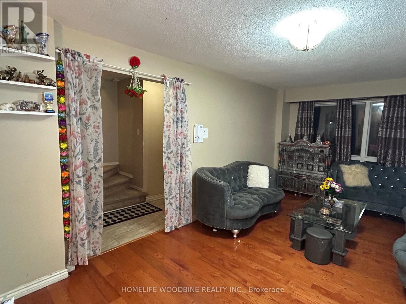 3341 Morning Star Drive, Mississauga, Ontario  L4T 1X6 - Photo 3 - W12485509