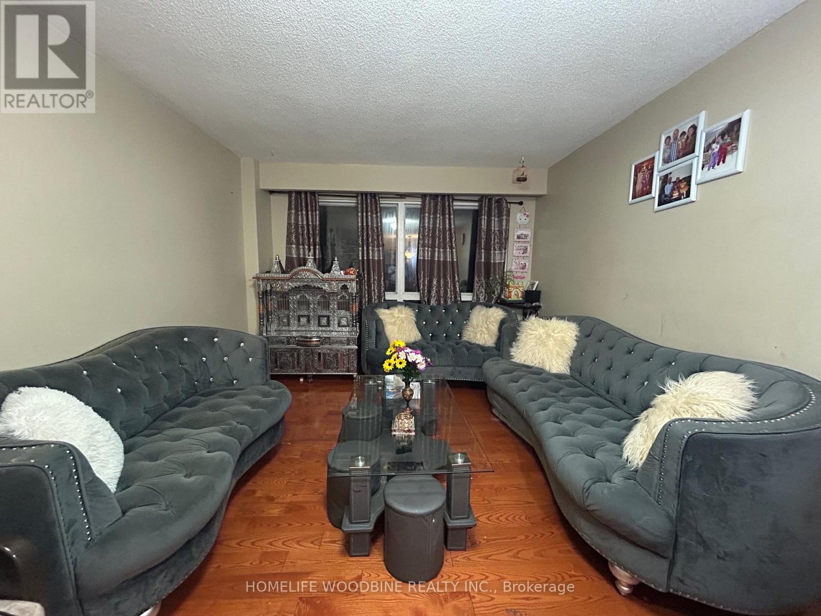 3341 Morning Star Drive, Mississauga, Ontario  L4T 1X6 - Photo 4 - W12485509