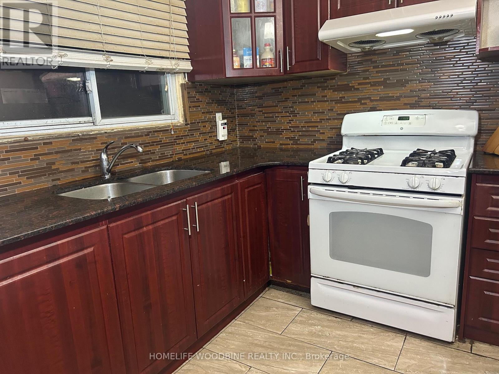 3341 Morning Star Drive, Mississauga, Ontario  L4T 1X6 - Photo 6 - W12485509