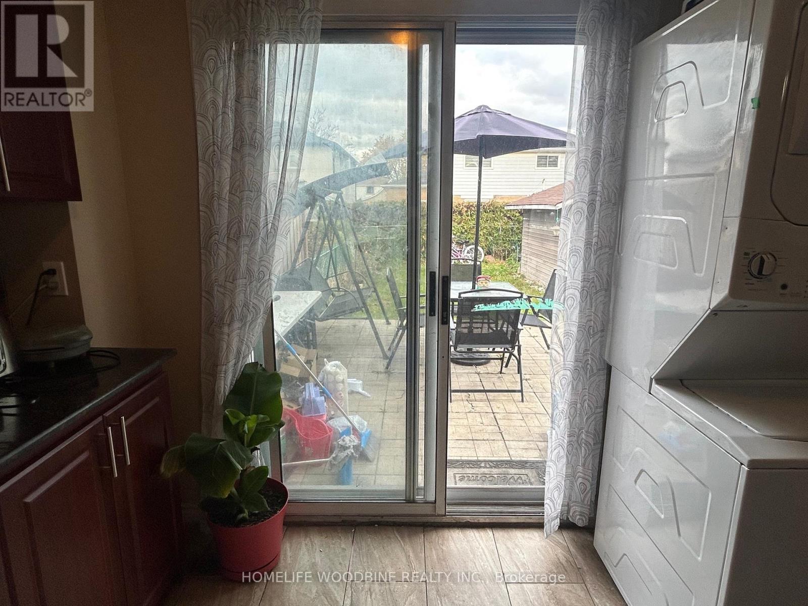 3341 Morning Star Drive, Mississauga, Ontario  L4T 1X6 - Photo 9 - W12485509