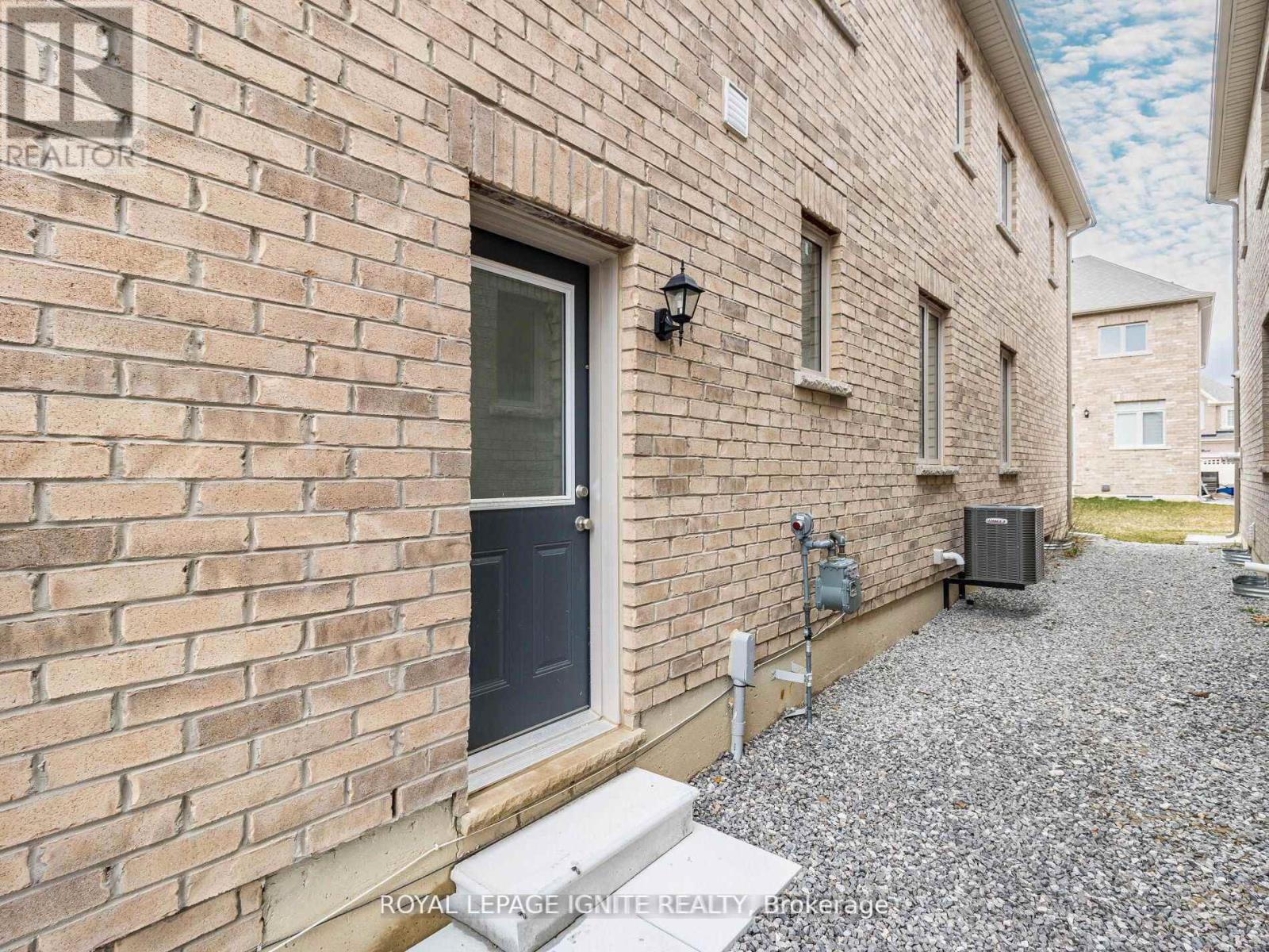 8 Kambalda Road, Brampton, Ontario  L7A 5J3 - Photo 24 - W12485511