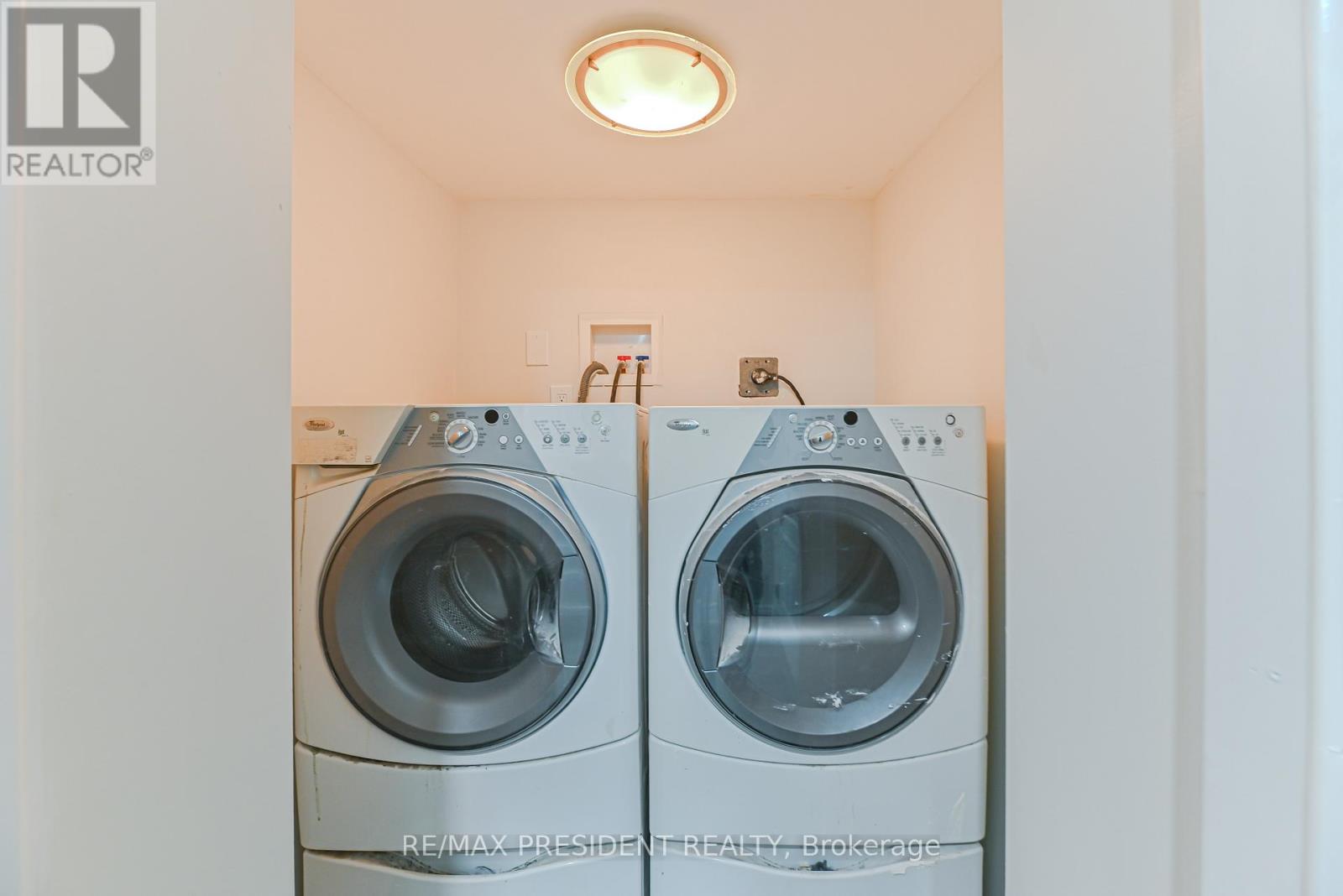 4 Lawnview Court, Brampton, Ontario  L7G 1T4 - Photo 40 - W12485515