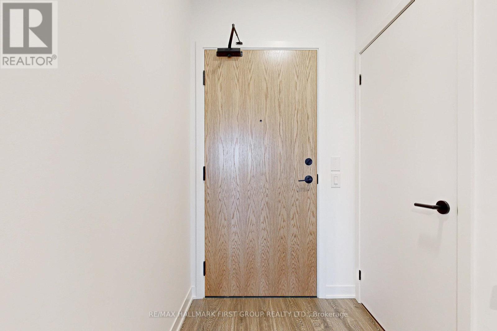 1201 - 2495 Eglinton Avenue W, Mississauga, Ontario  L5M 2T2 - Photo 4 - W12485517