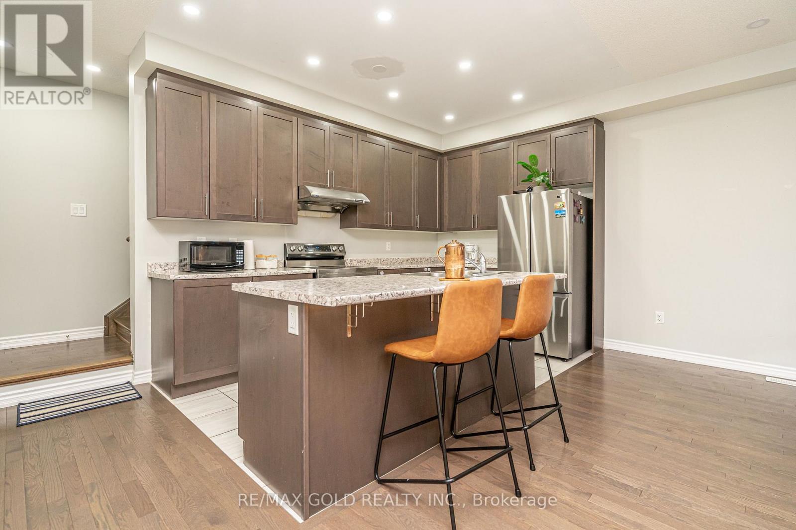 26 Arrowview Drive, Brampton, Ontario  L7A 5H7 - Photo 10 - W12485536