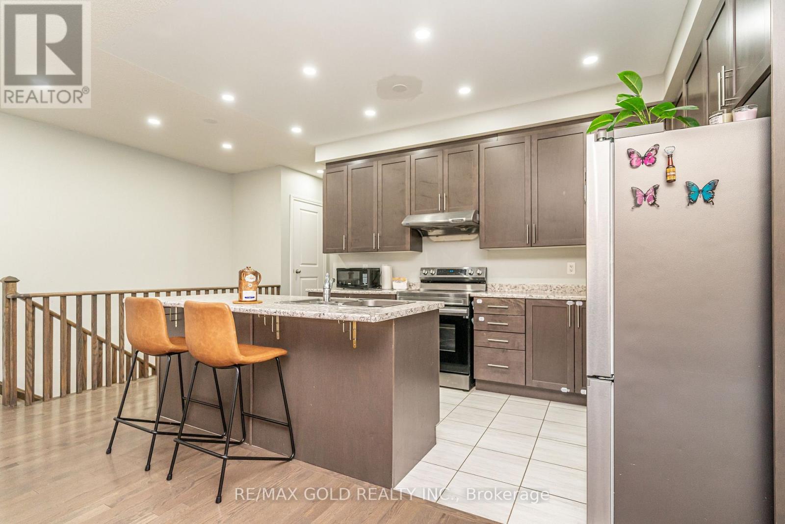 26 Arrowview Drive, Brampton, Ontario  L7A 5H7 - Photo 11 - W12485536