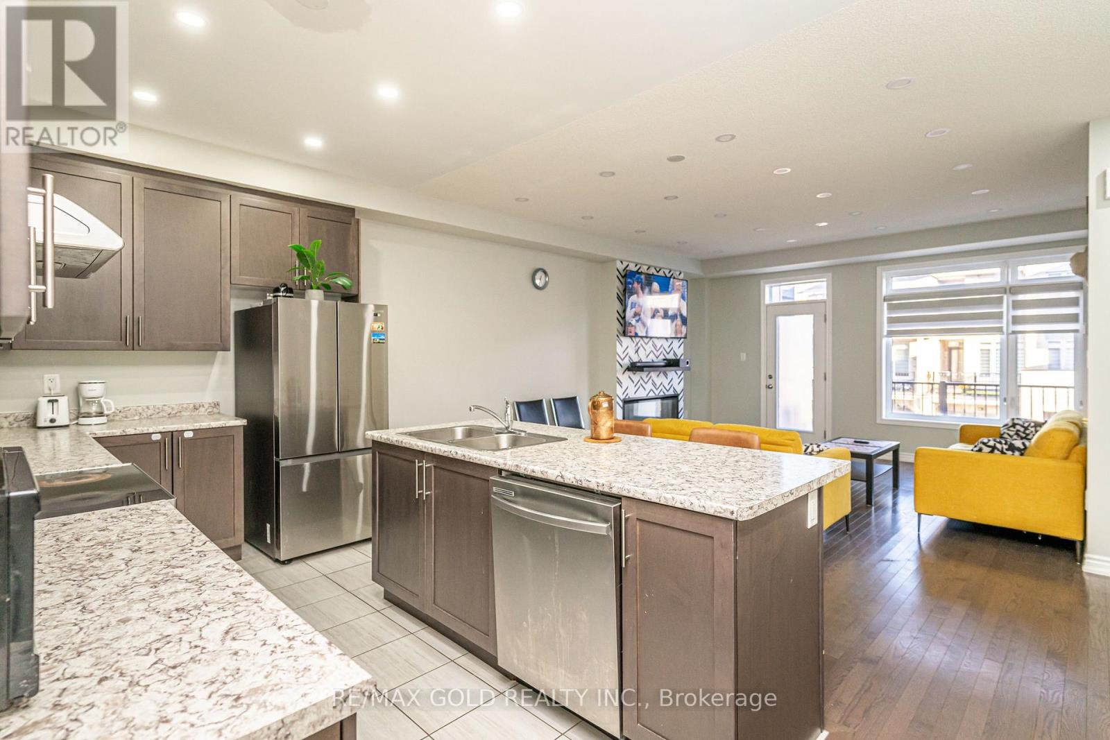 26 Arrowview Drive, Brampton, Ontario  L7A 5H7 - Photo 14 - W12485536