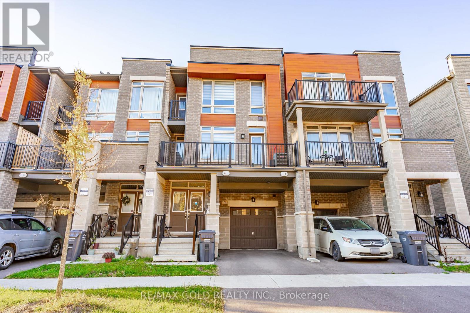 26 Arrowview Drive, Brampton, Ontario  L7A 5H7 - Photo 2 - W12485536