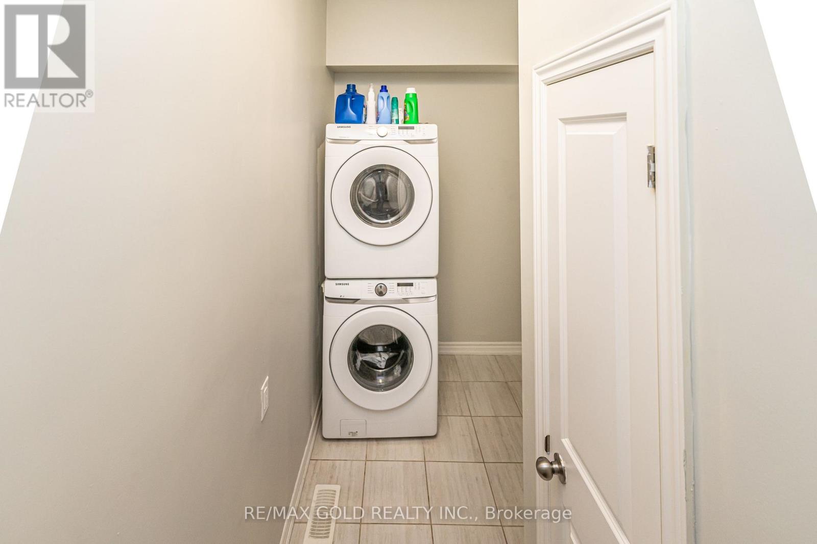 26 Arrowview Drive, Brampton, Ontario  L7A 5H7 - Photo 21 - W12485536