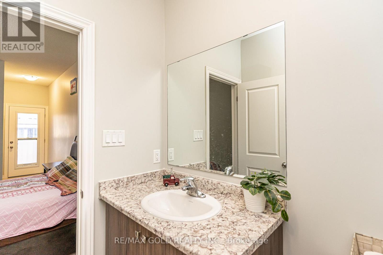 26 Arrowview Drive, Brampton, Ontario  L7A 5H7 - Photo 29 - W12485536