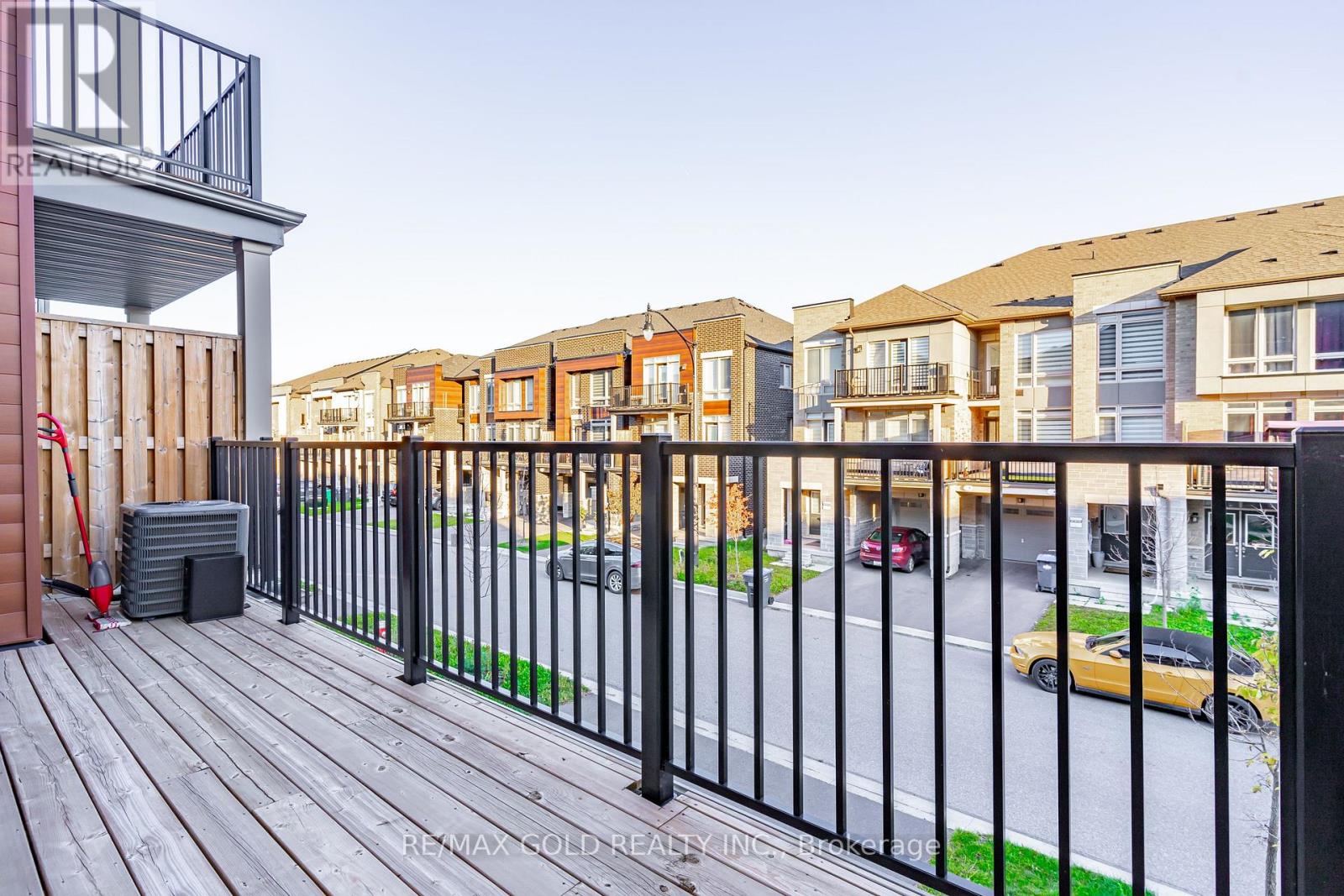 26 Arrowview Drive, Brampton, Ontario  L7A 5H7 - Photo 34 - W12485536