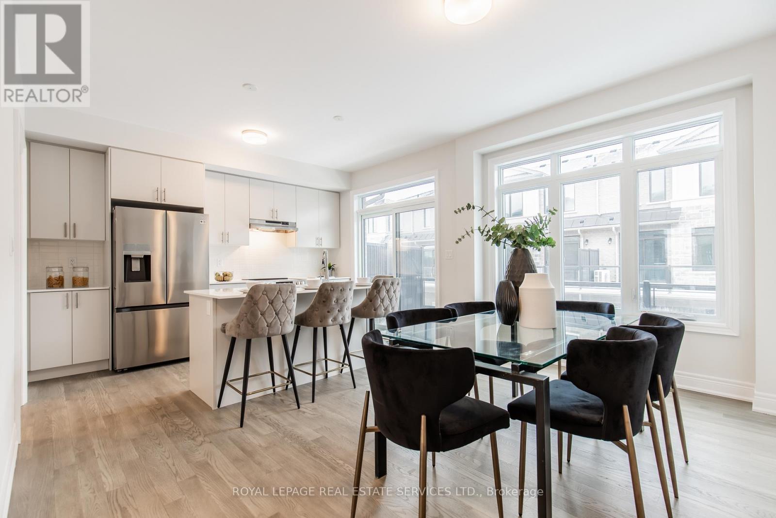 2733 Westoak Trails Boulevard, Oakville, Ontario  L6M 5T1 - Photo 14 - W12485538