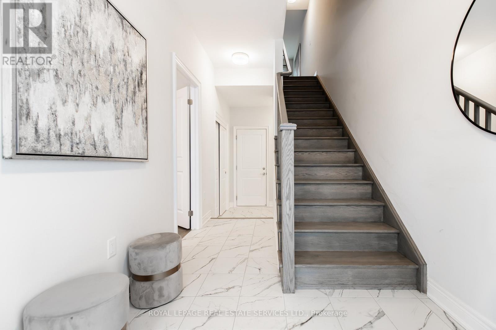 2733 Westoak Trails Boulevard, Oakville, Ontario  L6M 5T1 - Photo 4 - W12485538