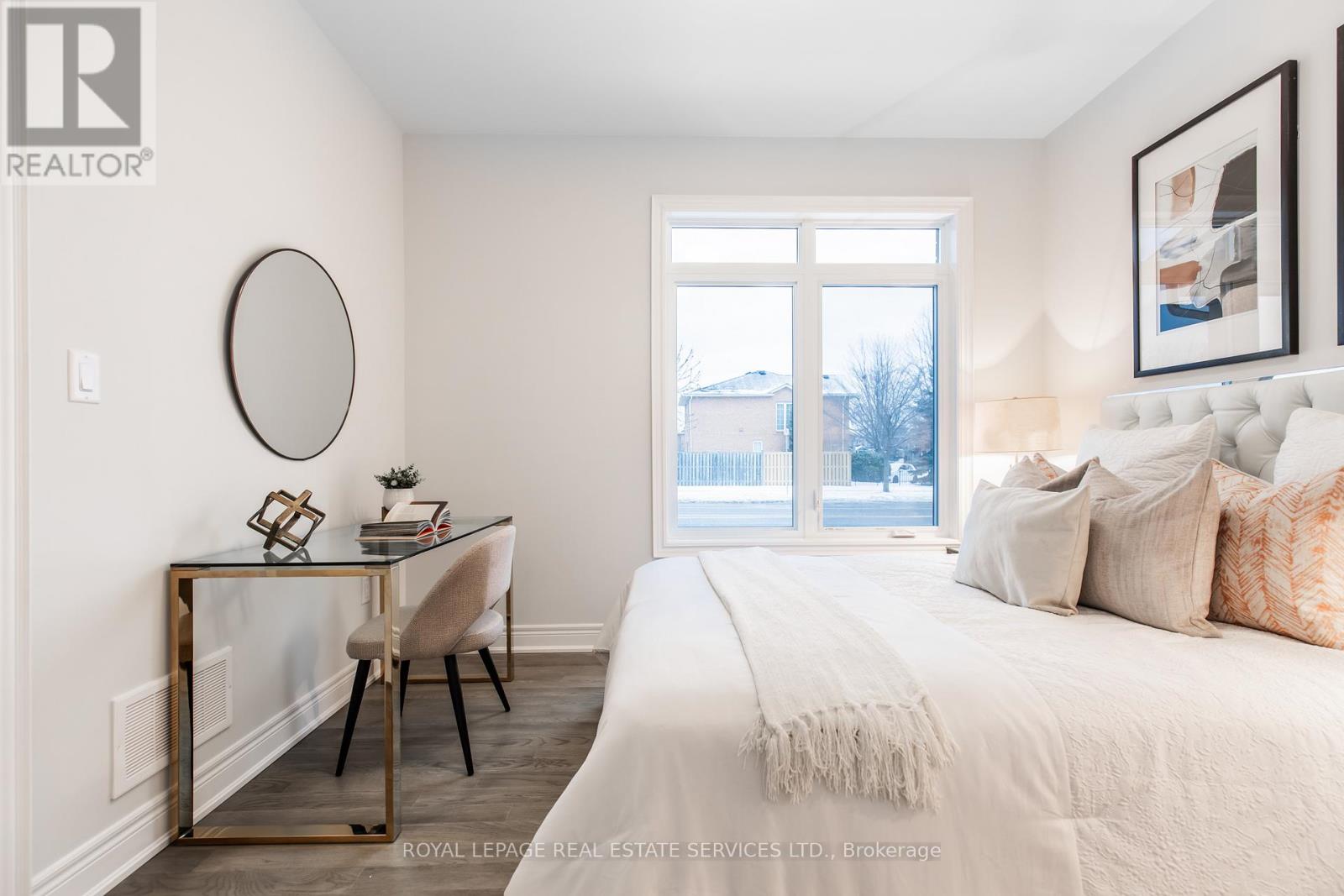 2733 Westoak Trails Boulevard, Oakville, Ontario  L6M 5T1 - Photo 6 - W12485538