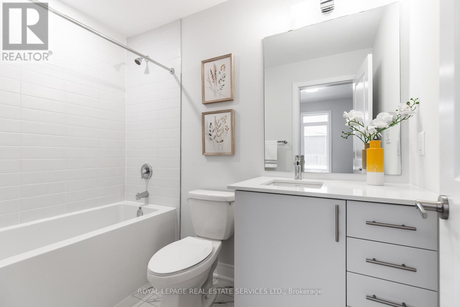 2733 Westoak Trails Boulevard, Oakville, Ontario  L6M 5T1 - Photo 9 - W12485538