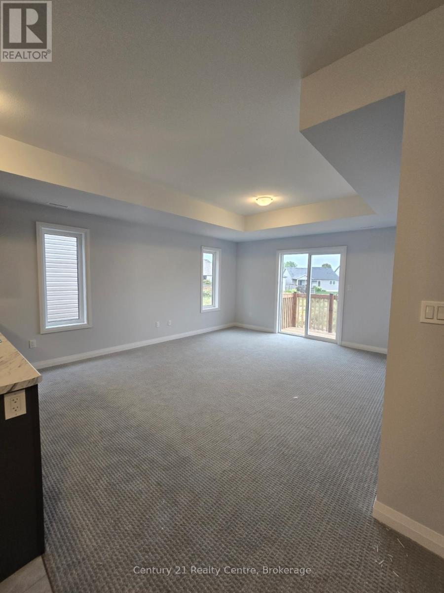 (Main Level) - 403 Louisa Street, Fort Erie, Ontario  L2A 0H5 - Photo 11 - X12485458