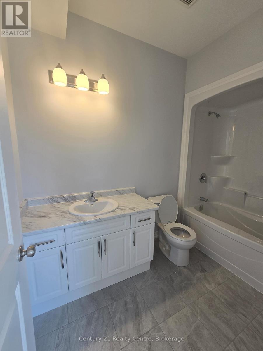 (Main Level) - 403 Louisa Street, Fort Erie, Ontario  L2A 0H5 - Photo 16 - X12485458