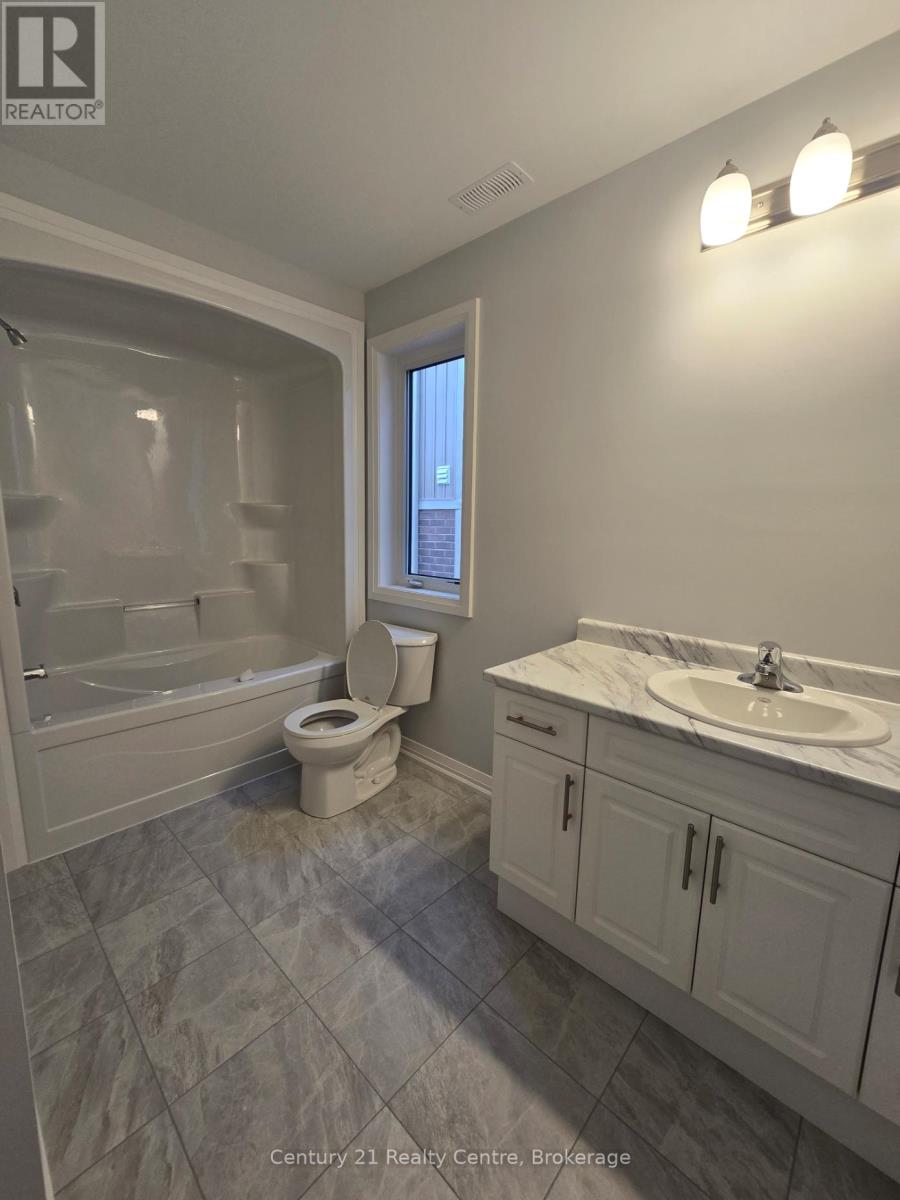 (Main Level) - 403 Louisa Street, Fort Erie, Ontario  L2A 0H5 - Photo 17 - X12485458