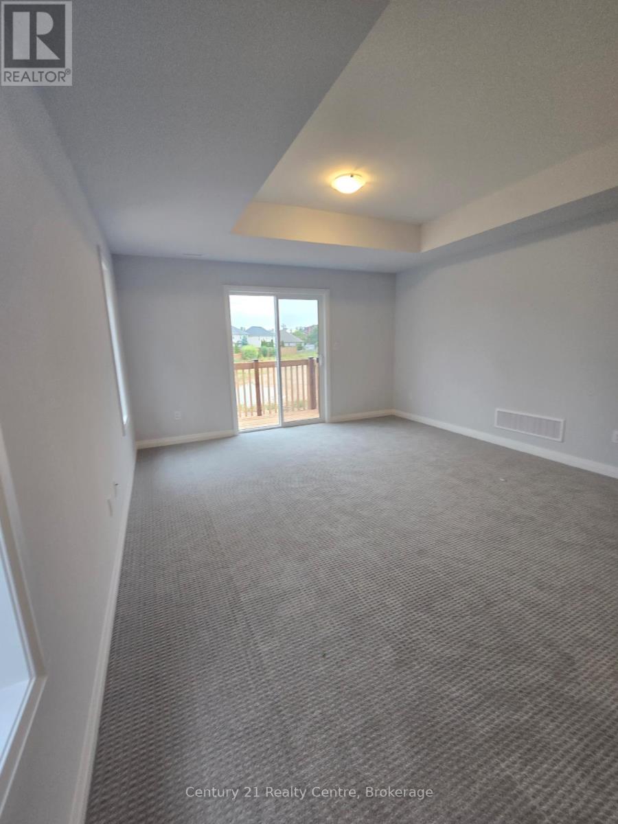 (Main Level) - 403 Louisa Street, Fort Erie, Ontario  L2A 0H5 - Photo 9 - X12485458