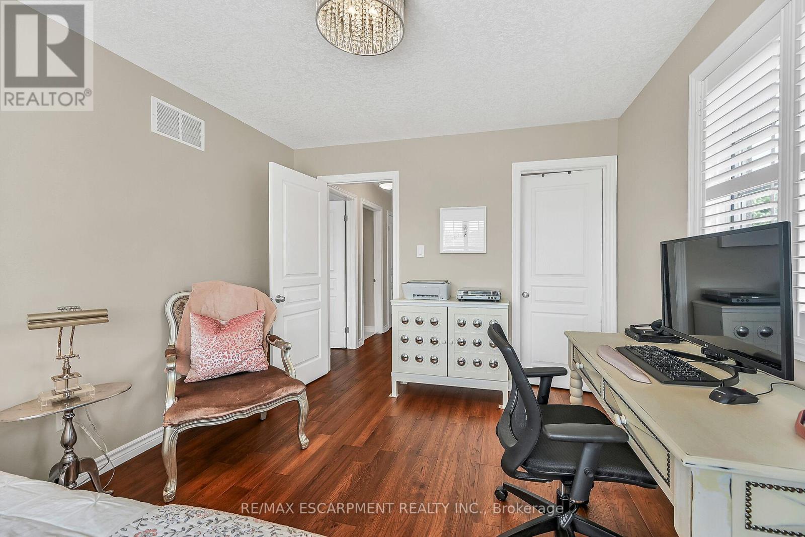 8 - 99 Panabaker Drive, Hamilton, Ontario  L9G 0A3 - Photo 35 - X12485475