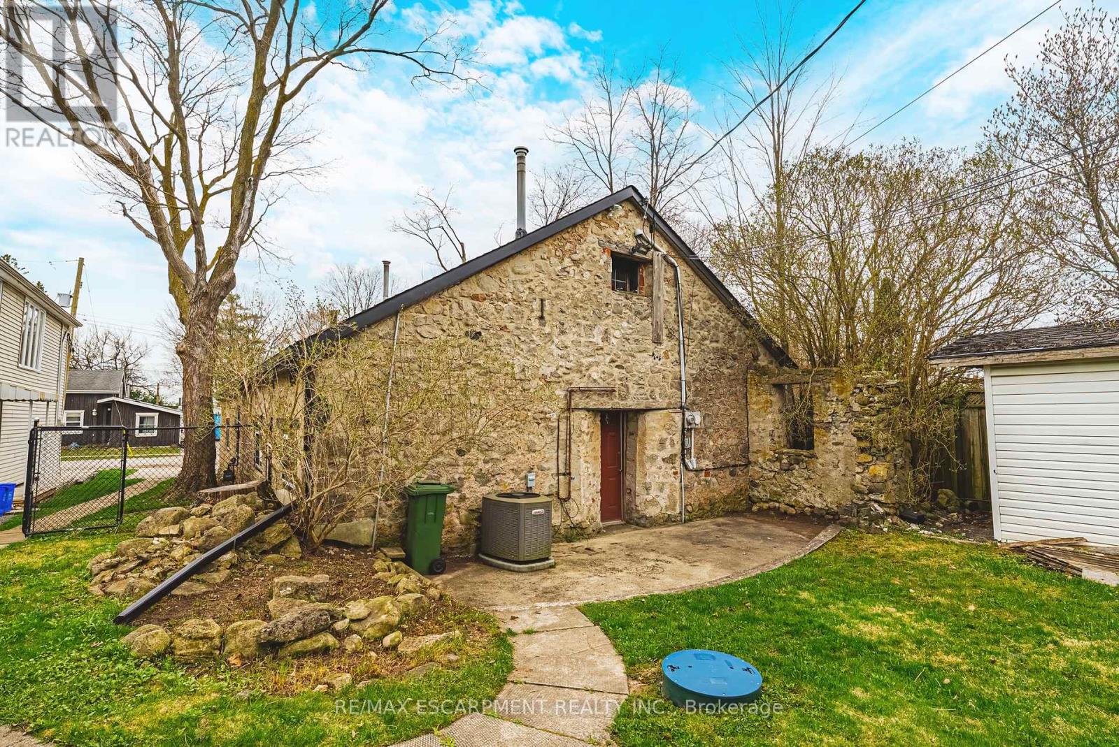 110 Freelton Road, Hamilton, Ontario  L8B 0Z3 - Photo 32 - X12485540