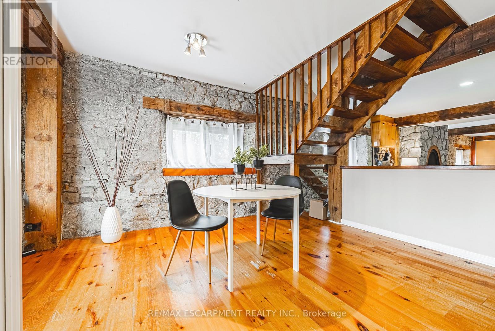 110 Freelton Road, Hamilton, Ontario  L8B 0Z3 - Photo 11 - X12485541