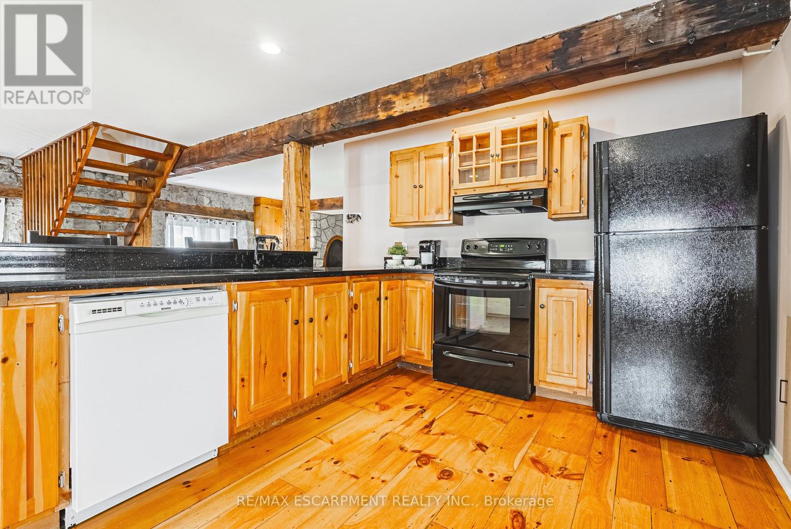 110 Freelton Road, Hamilton, Ontario  L8B 0Z3 - Photo 9 - X12485541