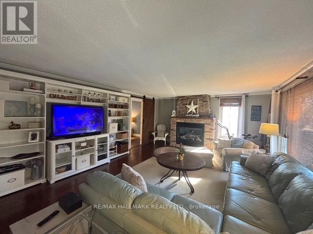 20 Bayview Drive, Kawartha Lakes, Ontario  K0M 1A0 - Photo 7 - X12485544