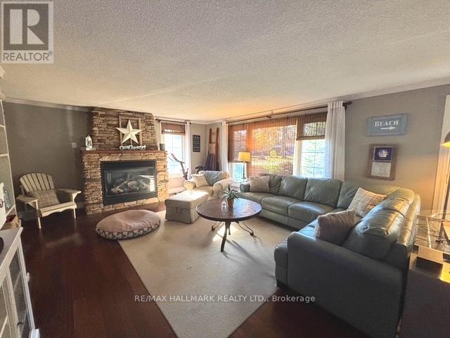 20 Bayview Drive, Kawartha Lakes, Ontario  K0M 1A0 - Photo 8 - X12485544