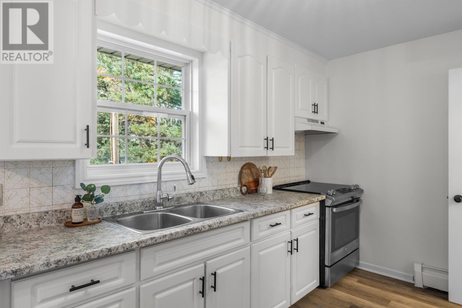 33 Dunkirk Street, Charlottetown, Prince Edward Island  C1A 3Z7 - Photo 7 - 202526742