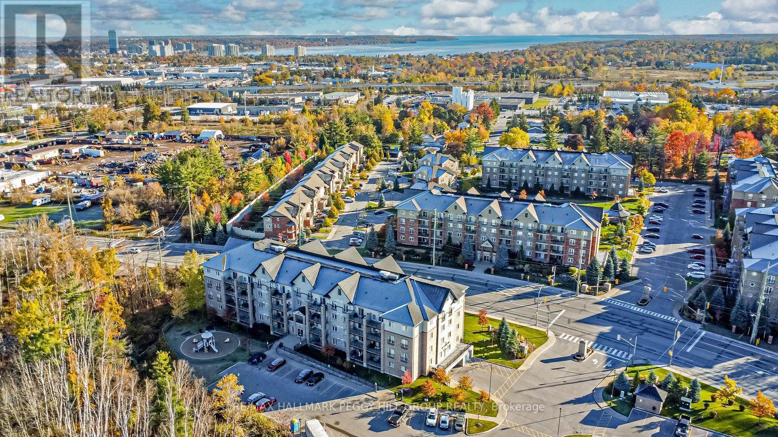 402 - 40 Ferndale Drive S, Barrie, Ontario  L4N 2L3 - Photo 2 - S12406840