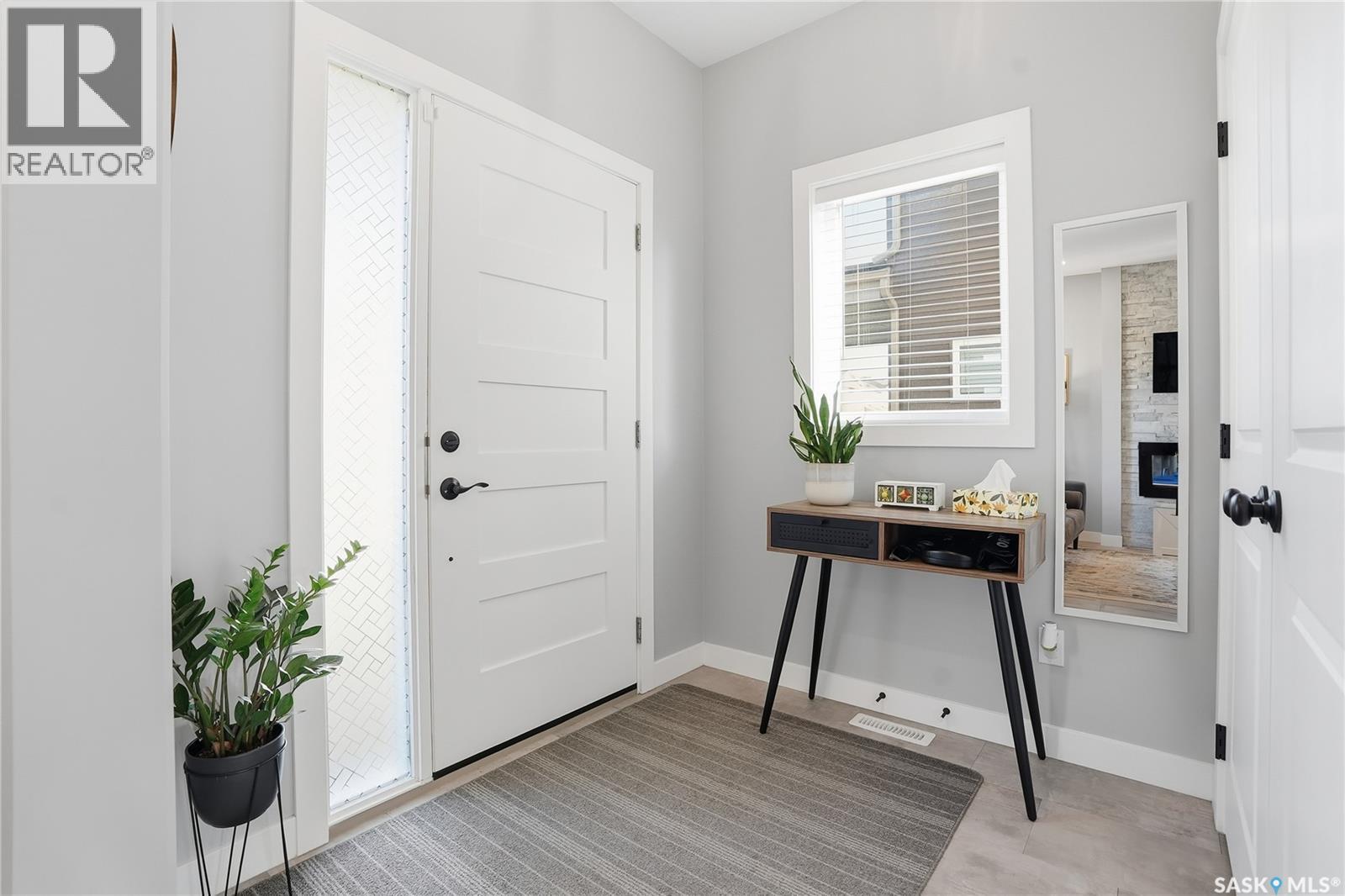 818 Mcfaull Rise, Saskatoon, Saskatchewan  S7V 0S6 - Photo 3 - SK021816