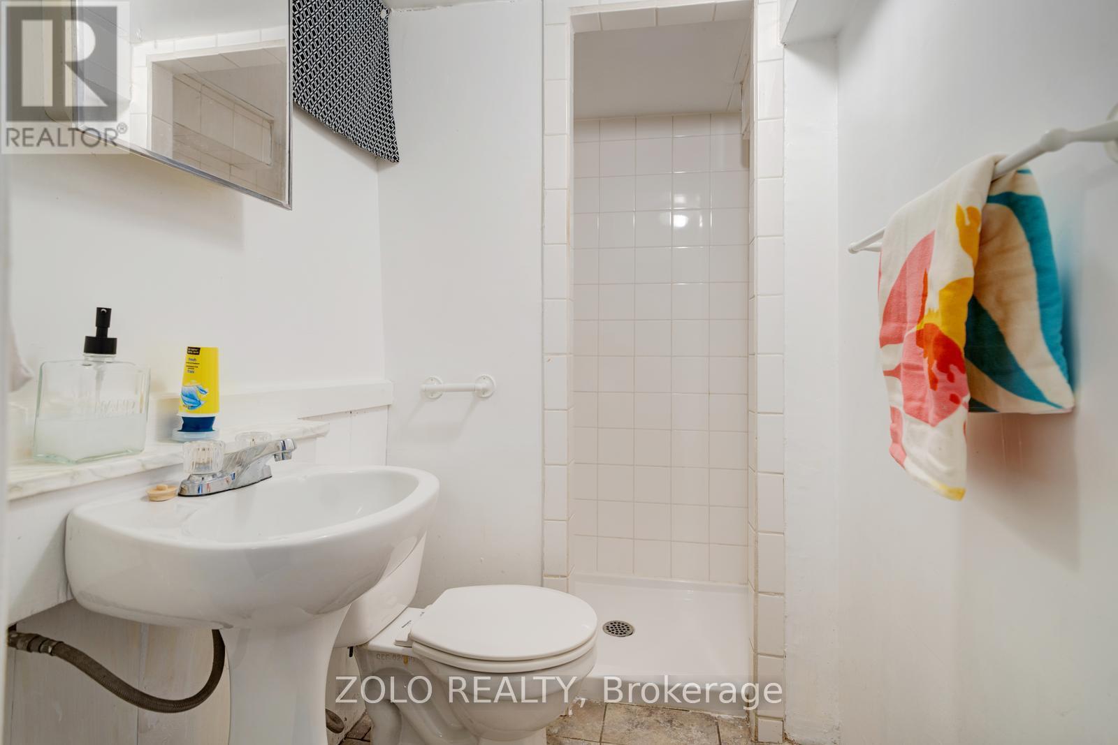 2048 Walker Avenue, Peterborough, Ontario  K9L 1S1 - Photo 12 - X12372909