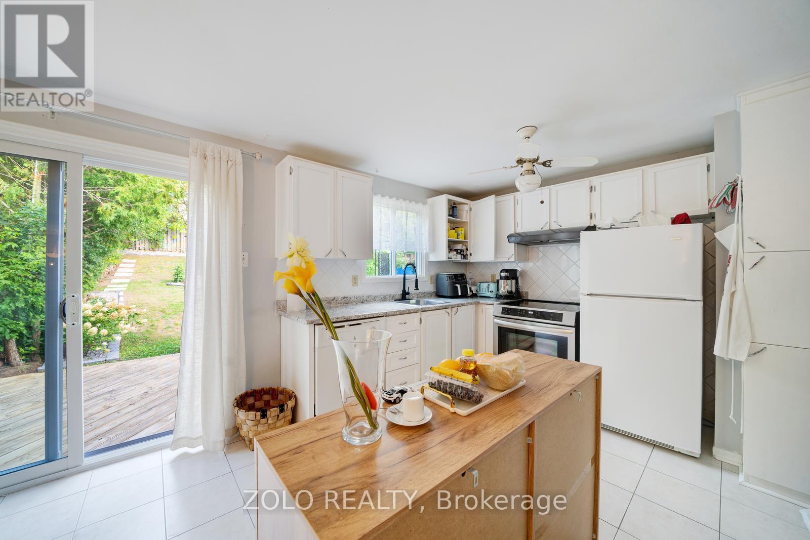 2048 Walker Avenue, Peterborough, Ontario  K9L 1S1 - Photo 5 - X12372909