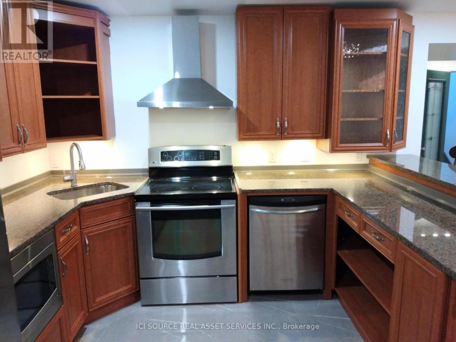 6860 Matchette Road, Lasalle, Ontario  N9J 3H7 - Photo 16 - X12418024