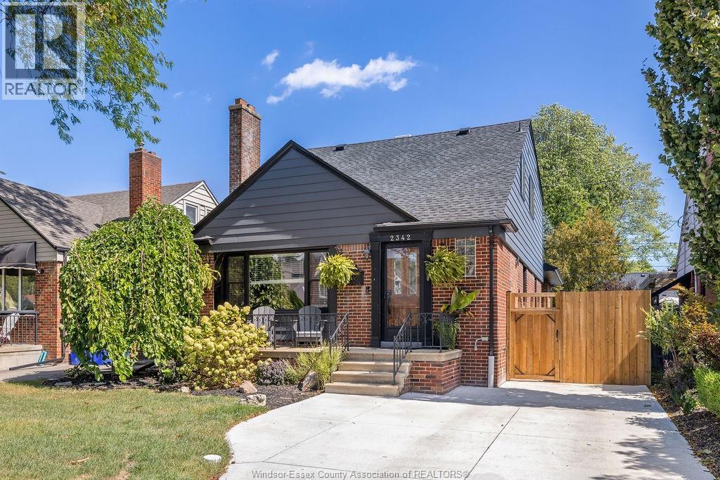 2342 Moy, Windsor, Ontario  N8W 2M8 - Photo 2 - 25027355