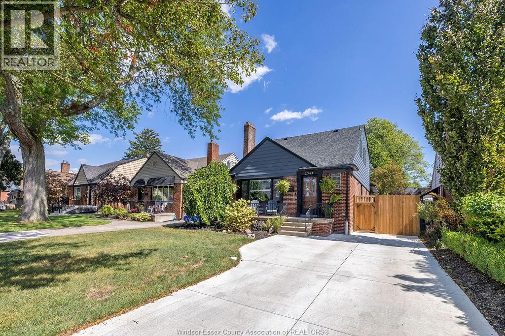 2342 Moy, Windsor, Ontario  N8W 2M8 - Photo 3 - 25027355