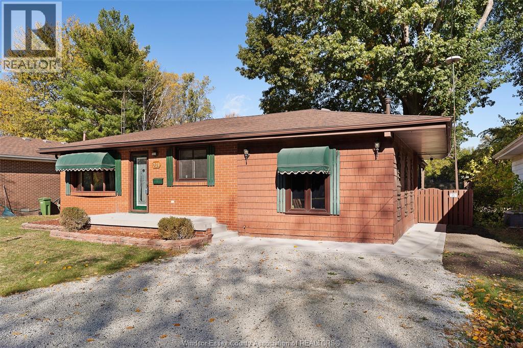 721 Optimist Street, Lakeshore, Ontario  N0R 1A0 - Photo 3 - 25027344