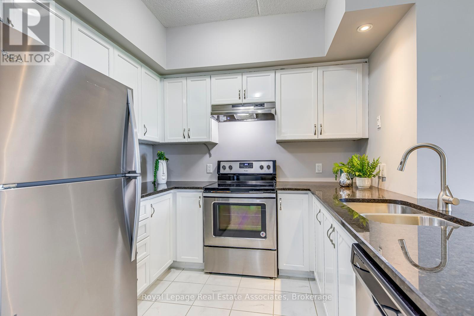 309 - 630 Sauve Street, Milton, Ontario  L9T 9A6 - Photo 6 - W12402223