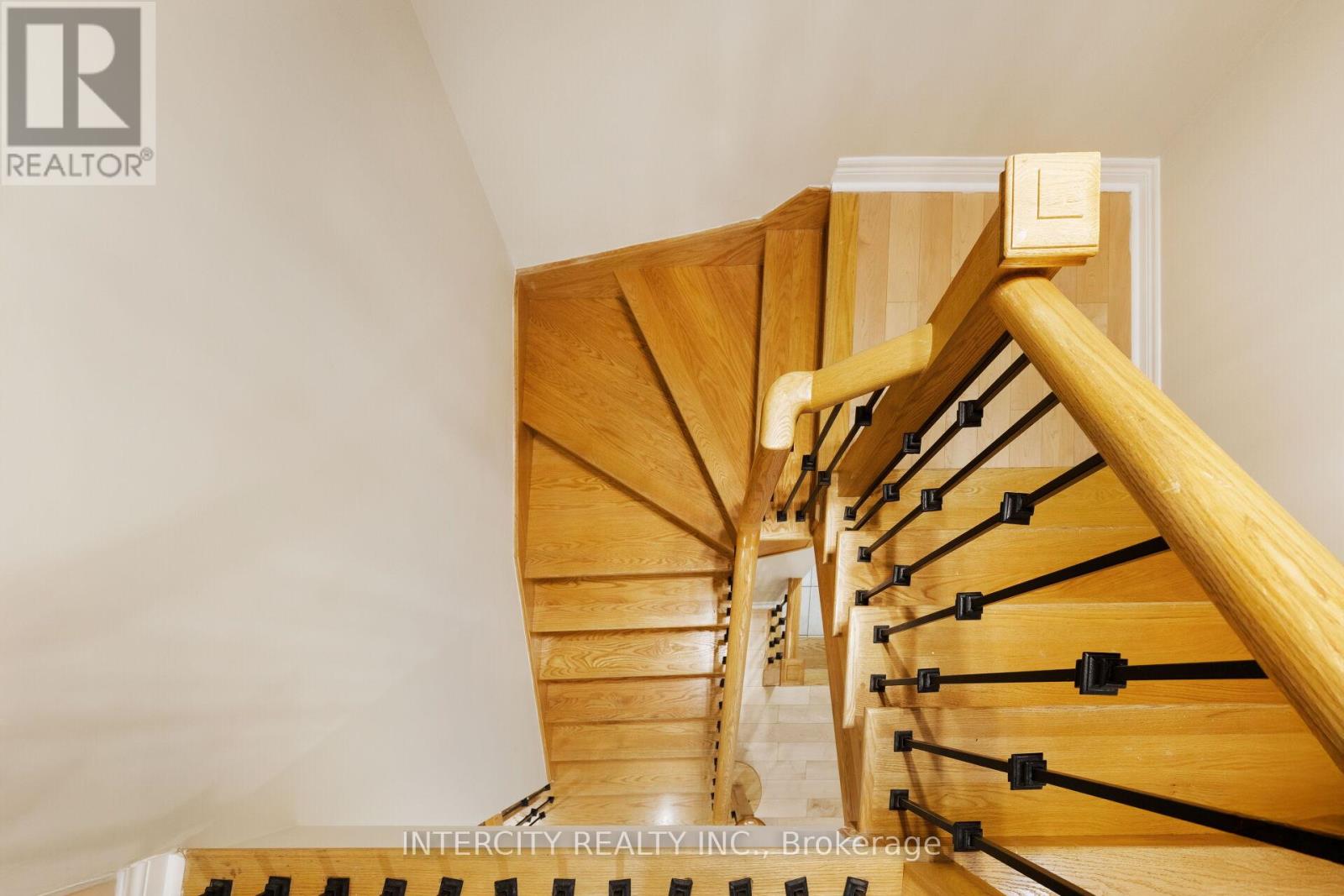 20 Russell Creek Drive, Brampton, Ontario  L6R 3Y9 - Photo 23 - W12485213