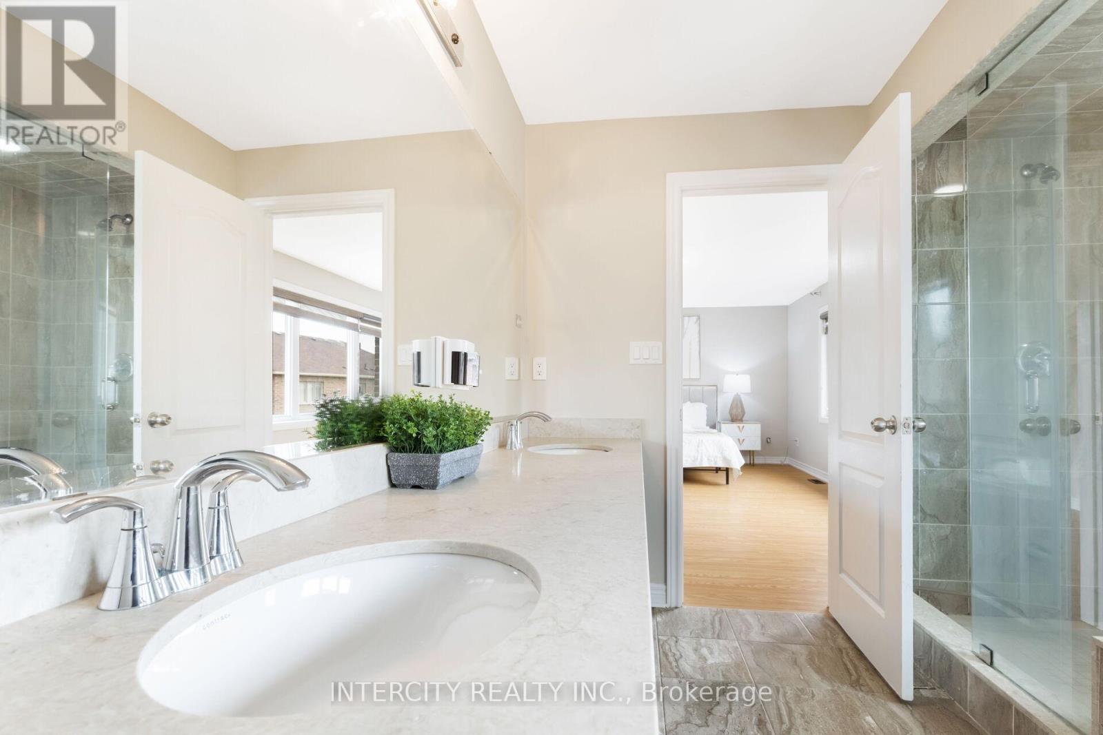 20 Russell Creek Drive, Brampton, Ontario  L6R 3Y9 - Photo 30 - W12485213