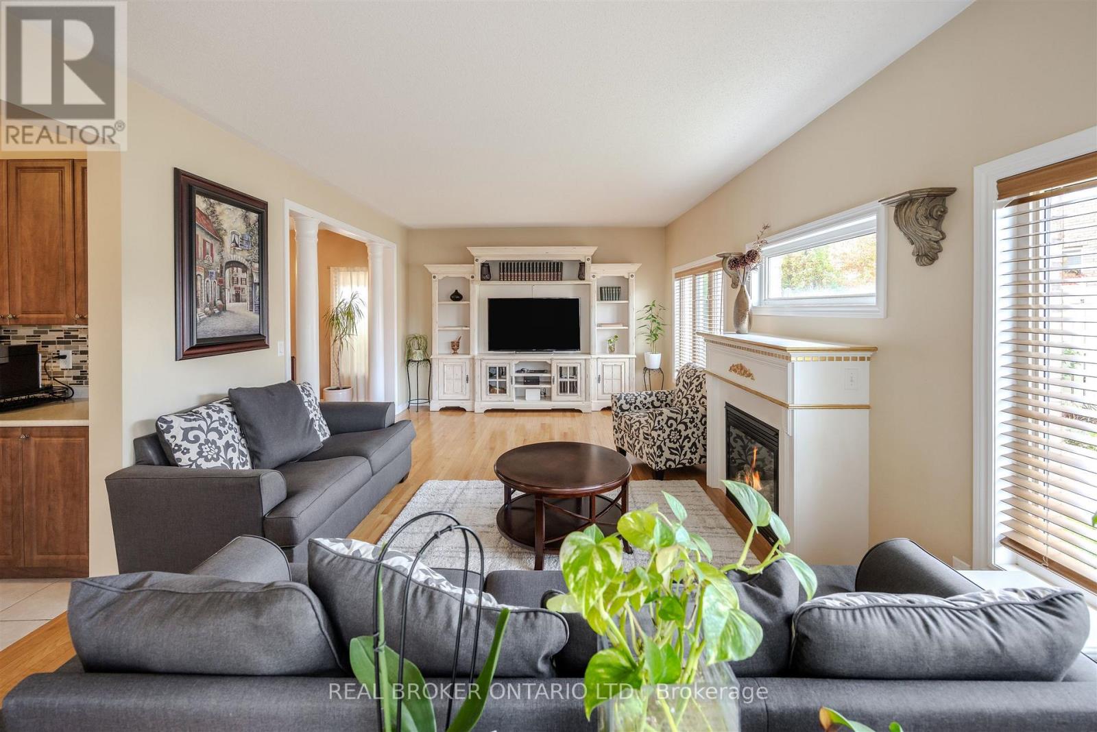 636 Serafini Crescent, Milton, Ontario  L9T 7P1 - Photo 11 - W12485535