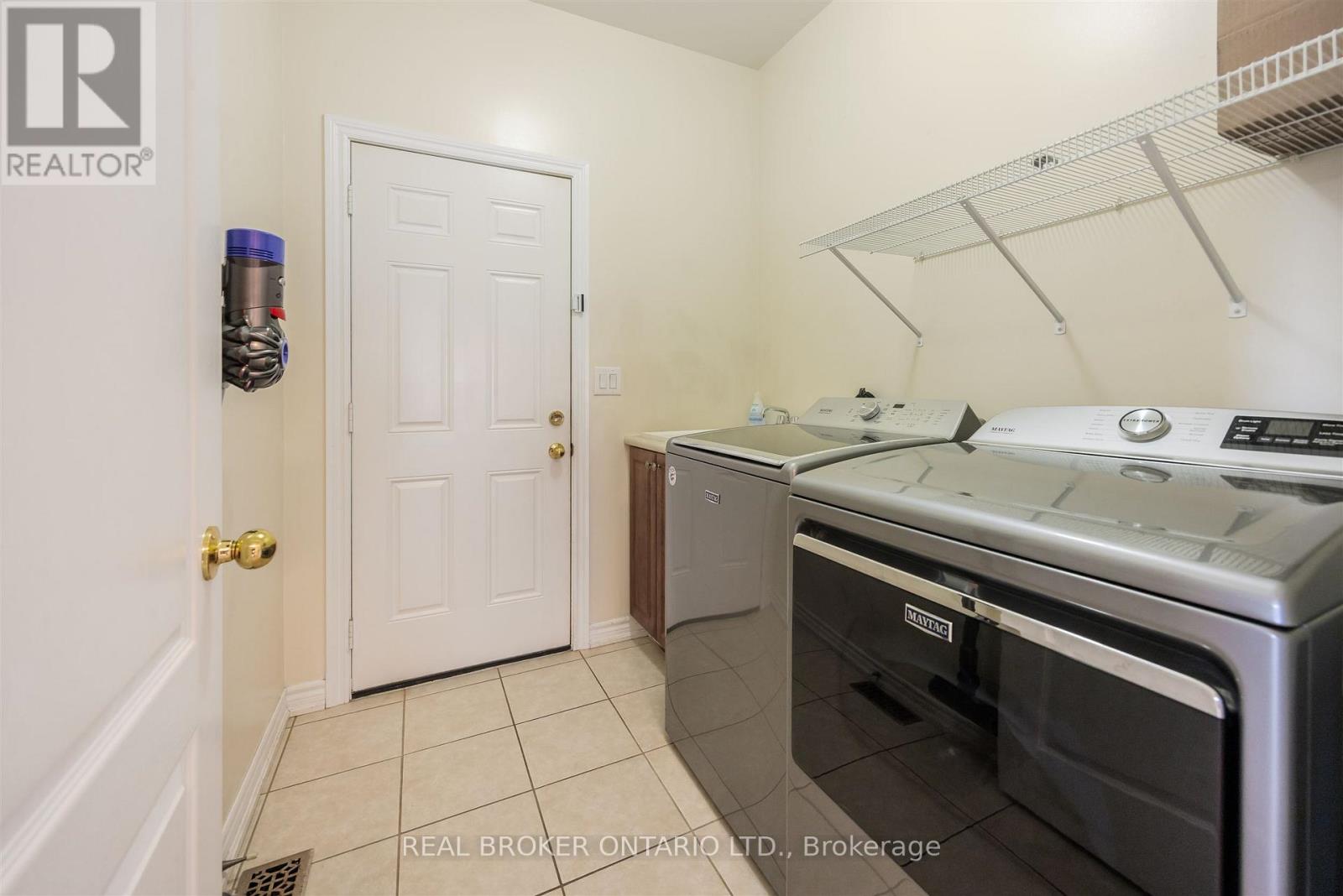 636 Serafini Crescent, Milton, Ontario  L9T 7P1 - Photo 35 - W12485535