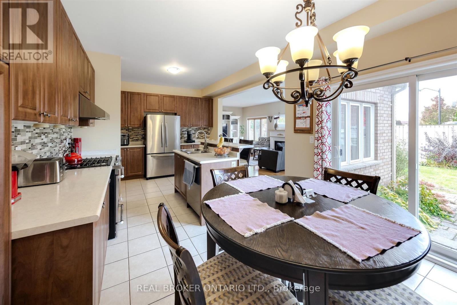 636 Serafini Crescent, Milton, Ontario  L9T 7P1 - Photo 19 - W12485535