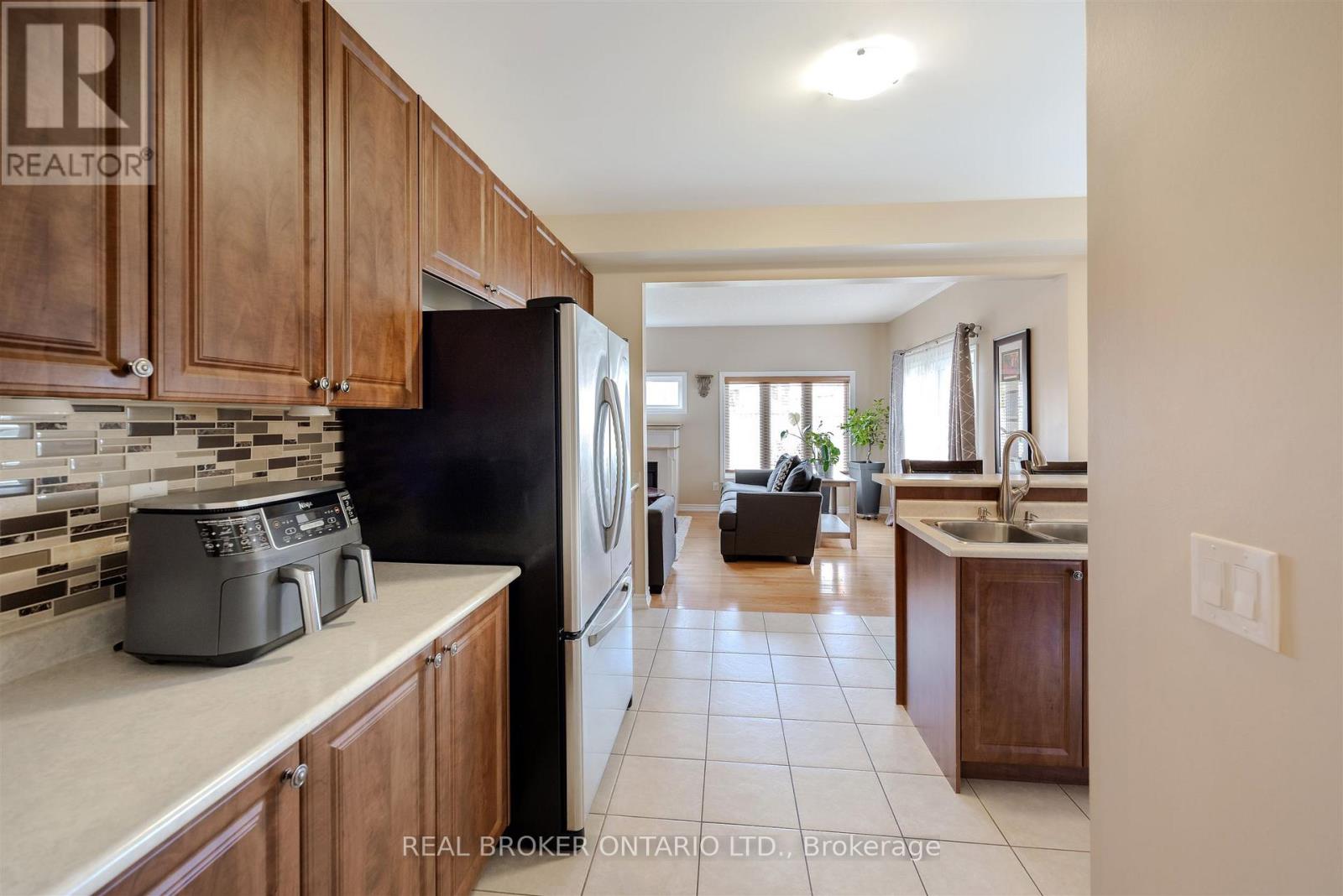 636 Serafini Crescent, Milton, Ontario  L9T 7P1 - Photo 20 - W12485535