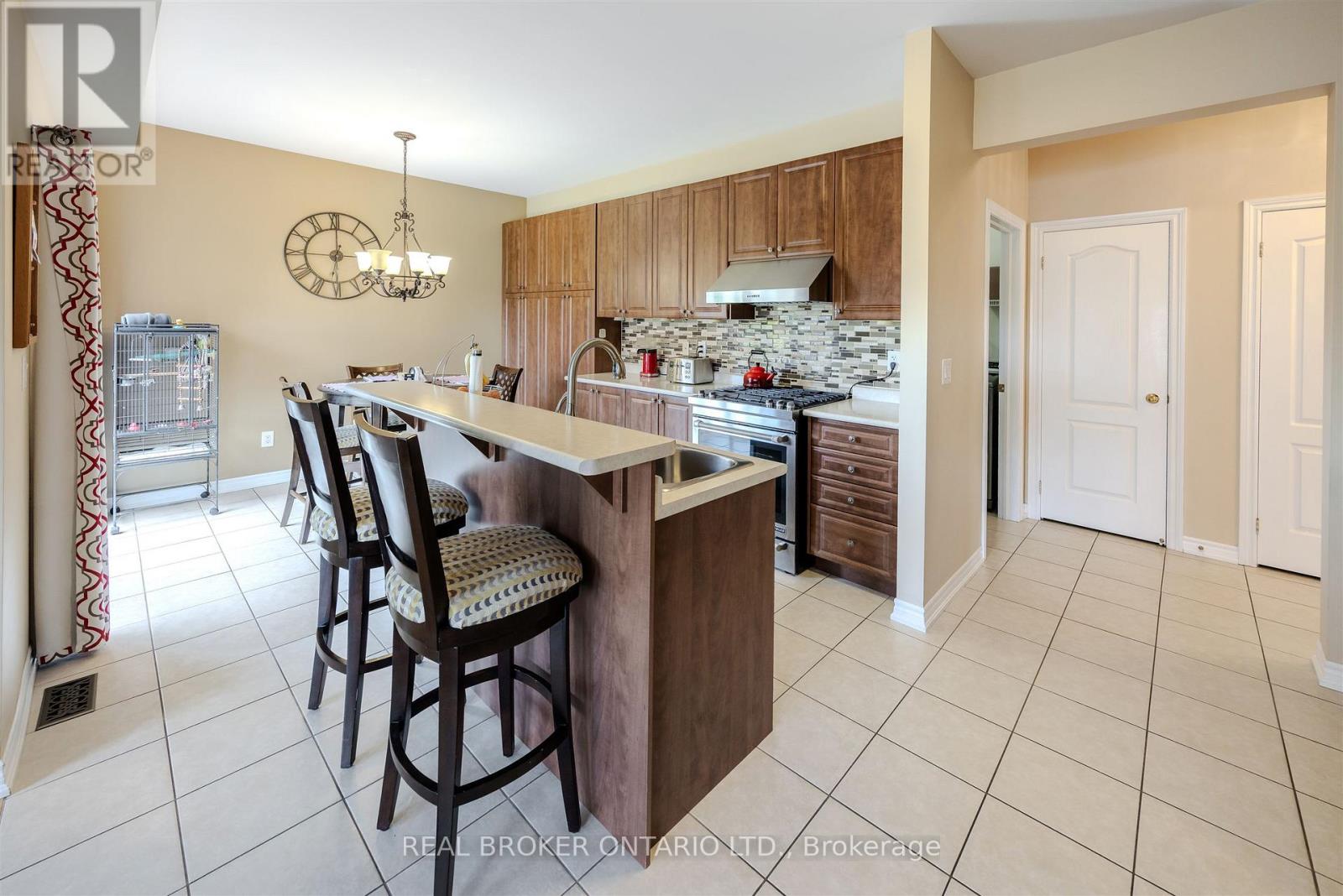 636 Serafini Crescent, Milton, Ontario  L9T 7P1 - Photo 16 - W12485535