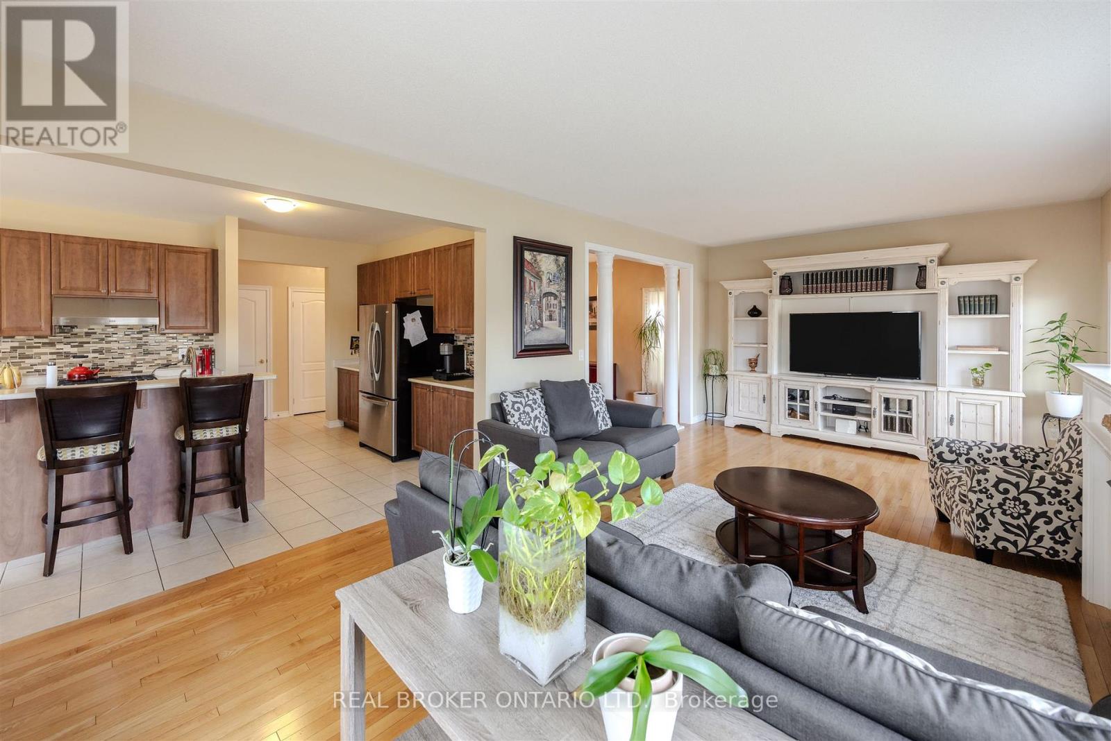 636 Serafini Crescent, Milton, Ontario  L9T 7P1 - Photo 12 - W12485535