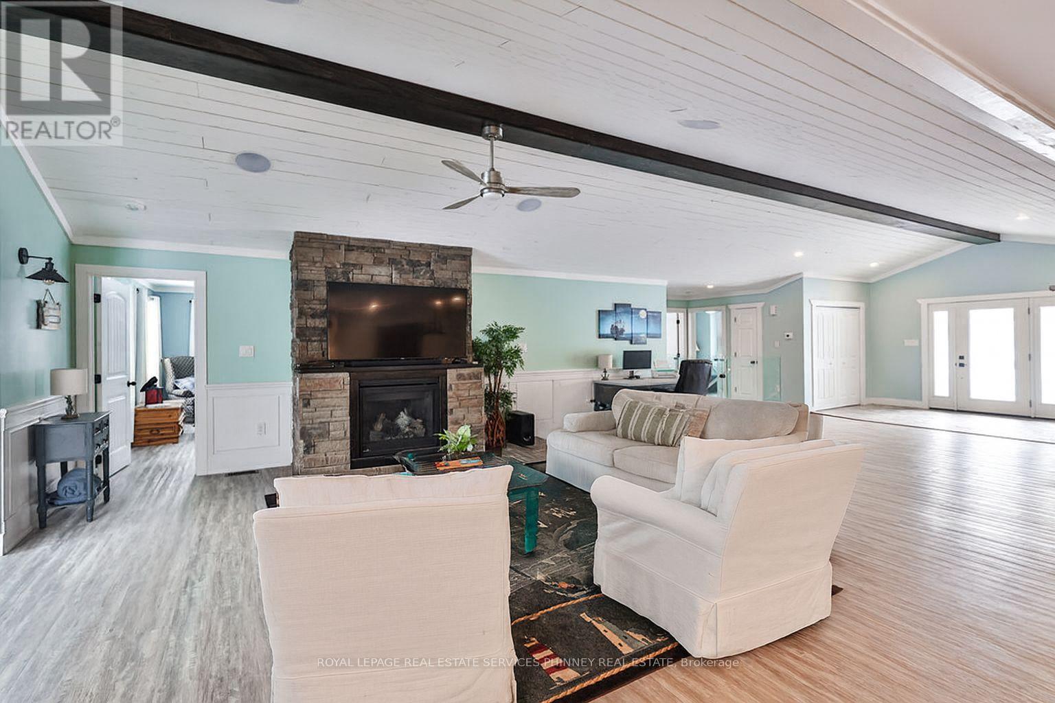 1068 Xavier Street, Gravenhurst (Morrison), Ontario  P0E 1G0 - Photo 16 - X12424614