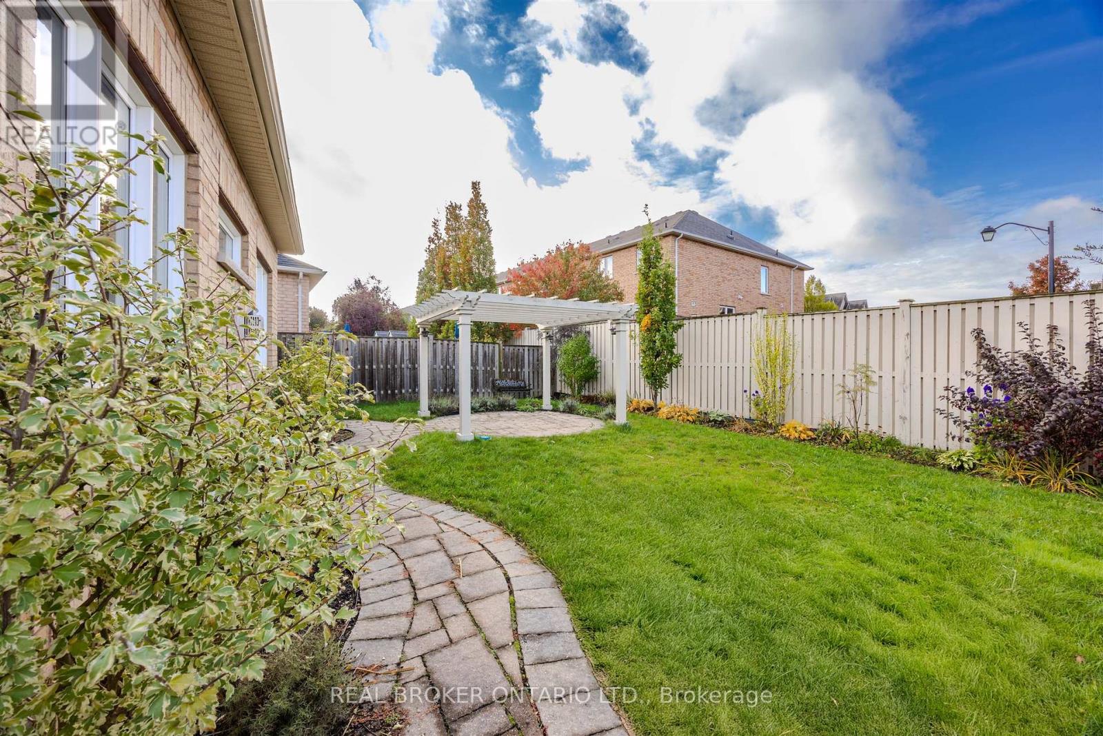 636 Serafini Crescent, Milton, Ontario  L9T 7P1 - Photo 38 - W12485535